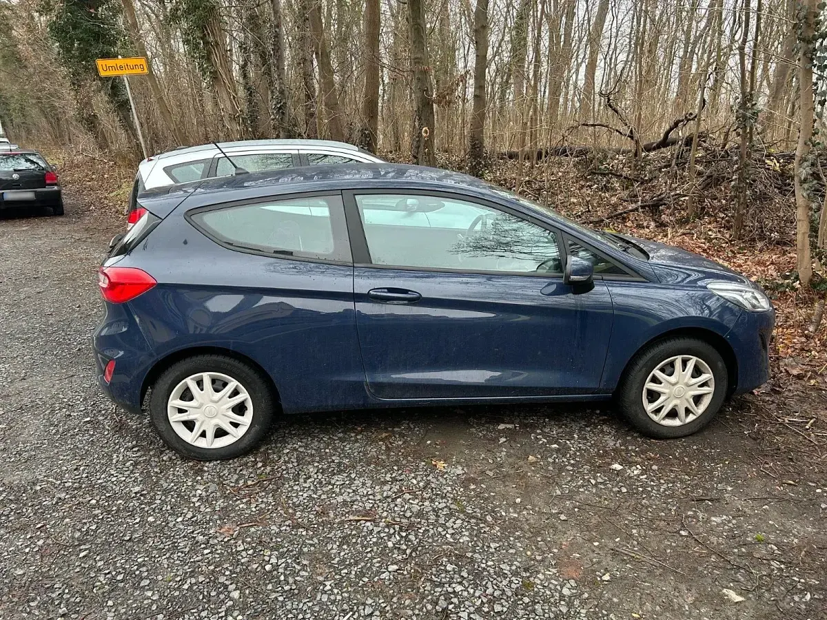 Gebraucht Ford Fiesta Cool & Connect 71 PS (52 kW) 2018 Blau Kleinwagen