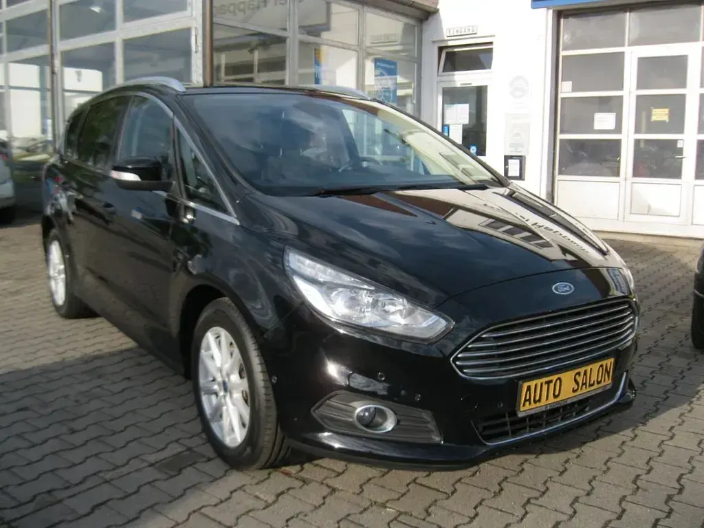 Gebraucht Ford S-MAX Titanium 160 PS (117 kW) 2017 Schwarz Van / Kleinbus