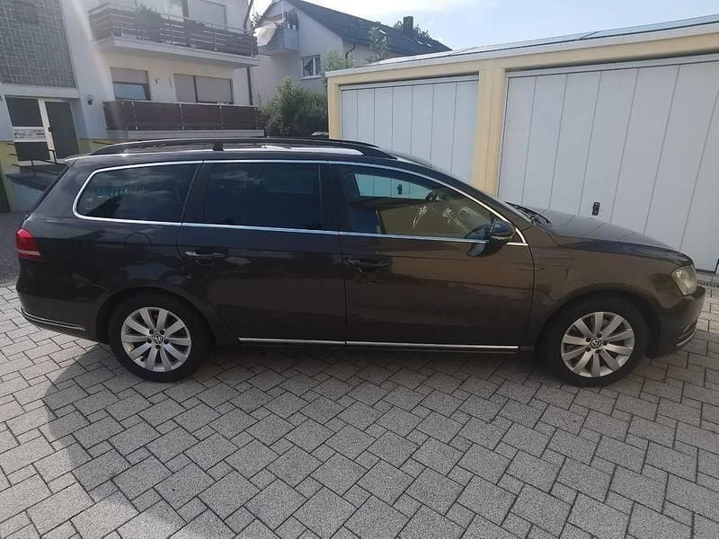 Braun Gebraucht 2013 VW Passat Comfortline Kombi | 6.200 € (Fairer Preis) - Bild 1/4