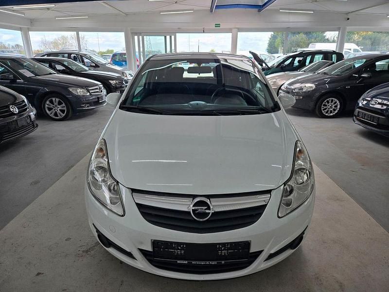 Gebraucht Opel Corsa Selection 69 PS (50 kW) 2010 Weiß Kleinwagen