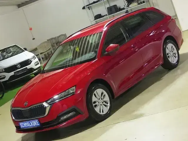 Gebraucht Skoda Octavia Ambition 116 PS (85 kW) 2023 Velvet red Kombi