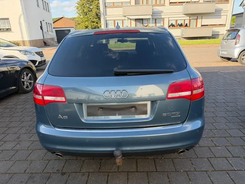 Gebraucht Audi A6 Advanced 190 PS (139 kW) 2010 Blau Kombi