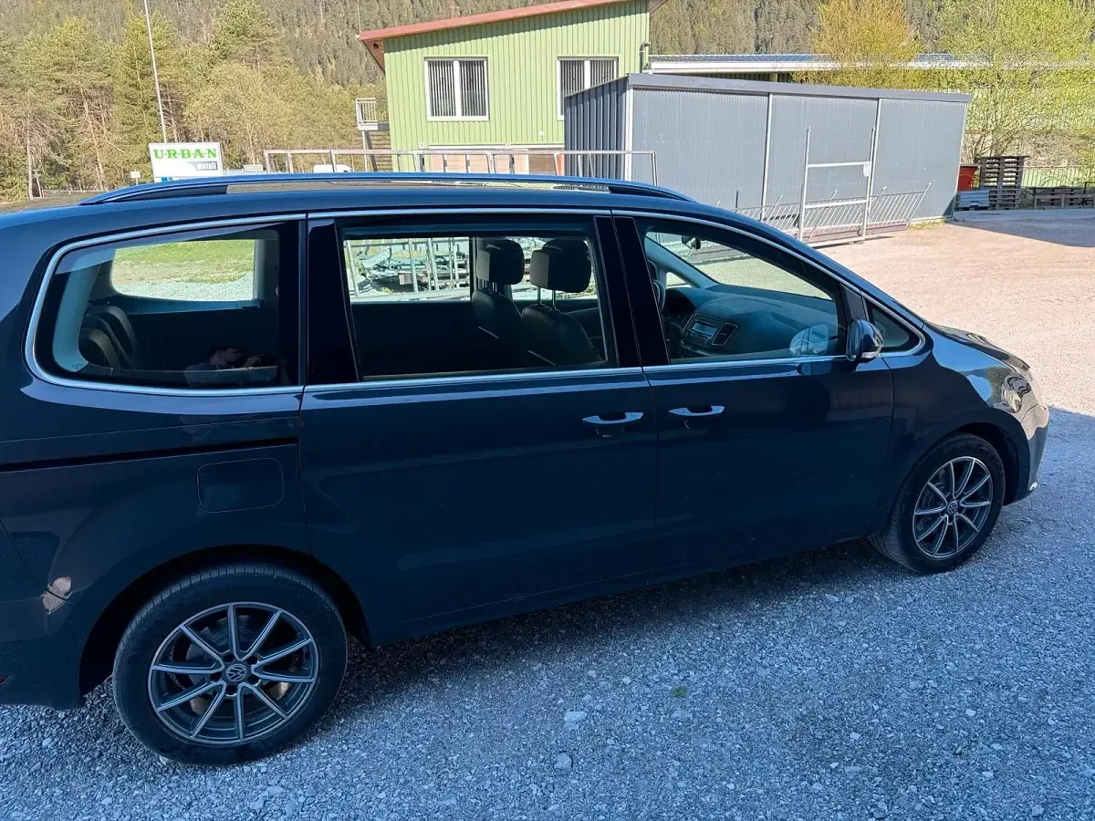 Gebraucht VW Sharan 140 PS (102 kW) 2012 Grau Van / Kleinbus