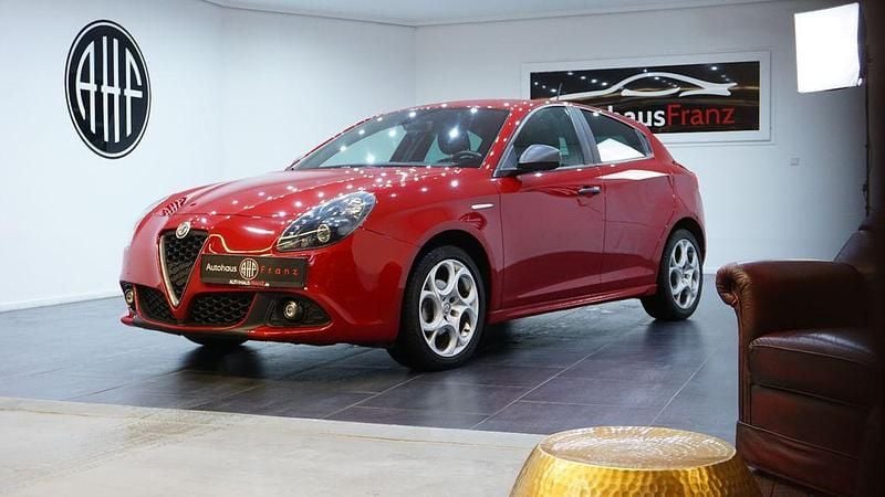 Rot Gebraucht 2017 Alfa Romeo Giulietta Super Limousine | 13.997 € (Fairer Preis) - Bild 1/4
