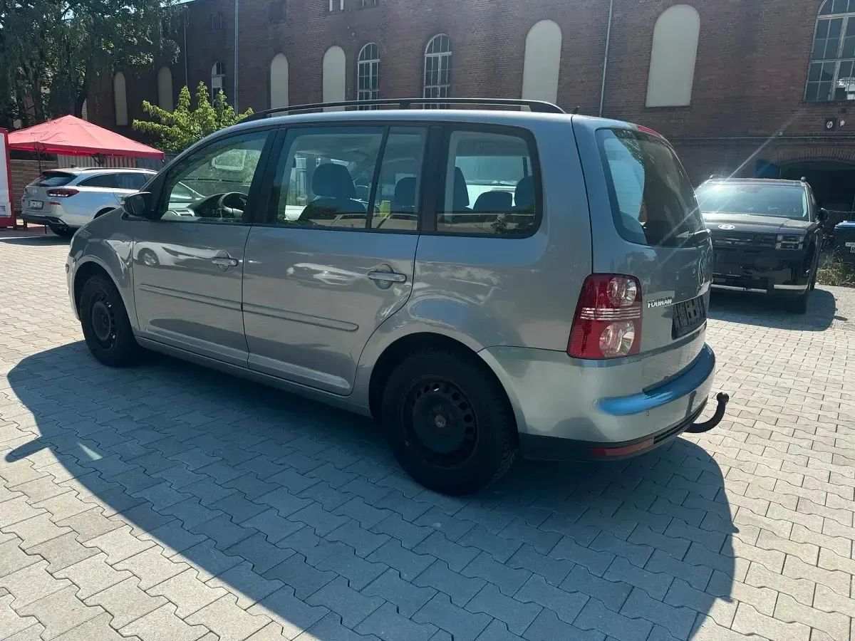 Gebraucht VW Touran Trendline 105 PS (77 kW) 2010 Grau Van / Kleinbus