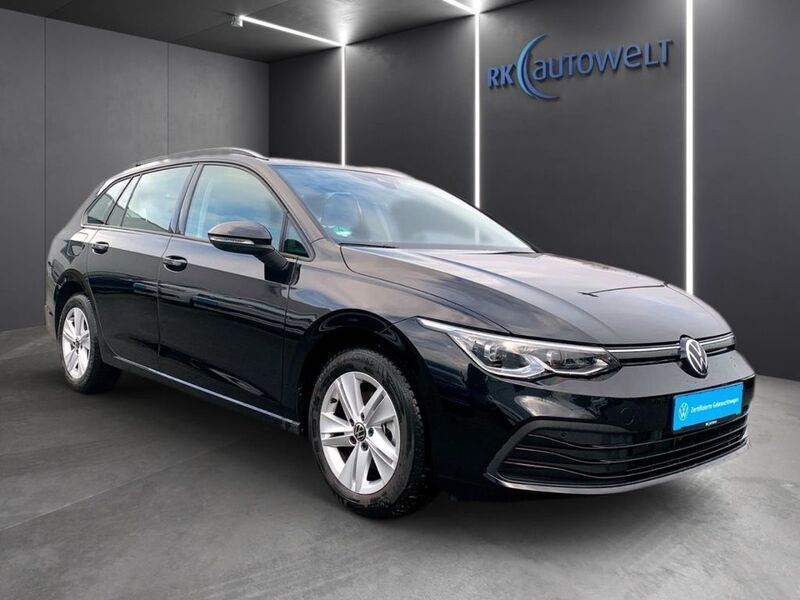 Gebraucht VW Golf VIII Life 131 PS (96 kW) 2022 Schwarz Kombi
