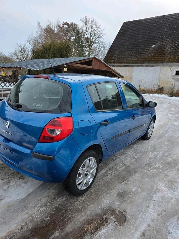 Gebraucht Renault Clio II 75 PS (55 kW) 2005 Blau Kleinwagen