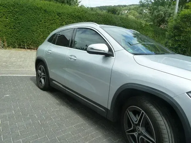 Gebraucht Mercedes GLA250 AMG line 224 PS (164 kW) 2020 Silber SUV