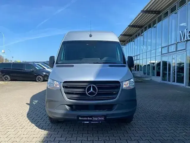 Gebraucht Mercedes Sprinter 170 PS (125 kW) 2023 Silber Van