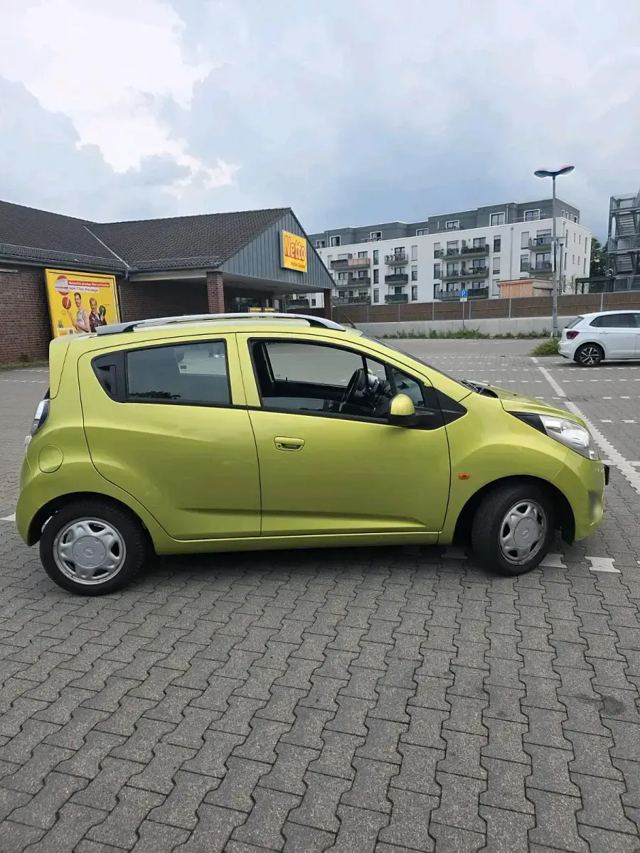 Gebraucht Chevrolet Spark 82 PS (60 kW) 2010 Grün Kleinwagen