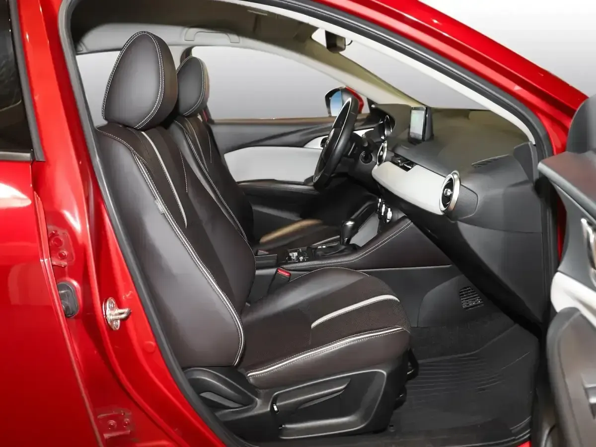 Używany Mazda CX-3 Edition 121 KM (88 kW) 2020 Czerwony SUV