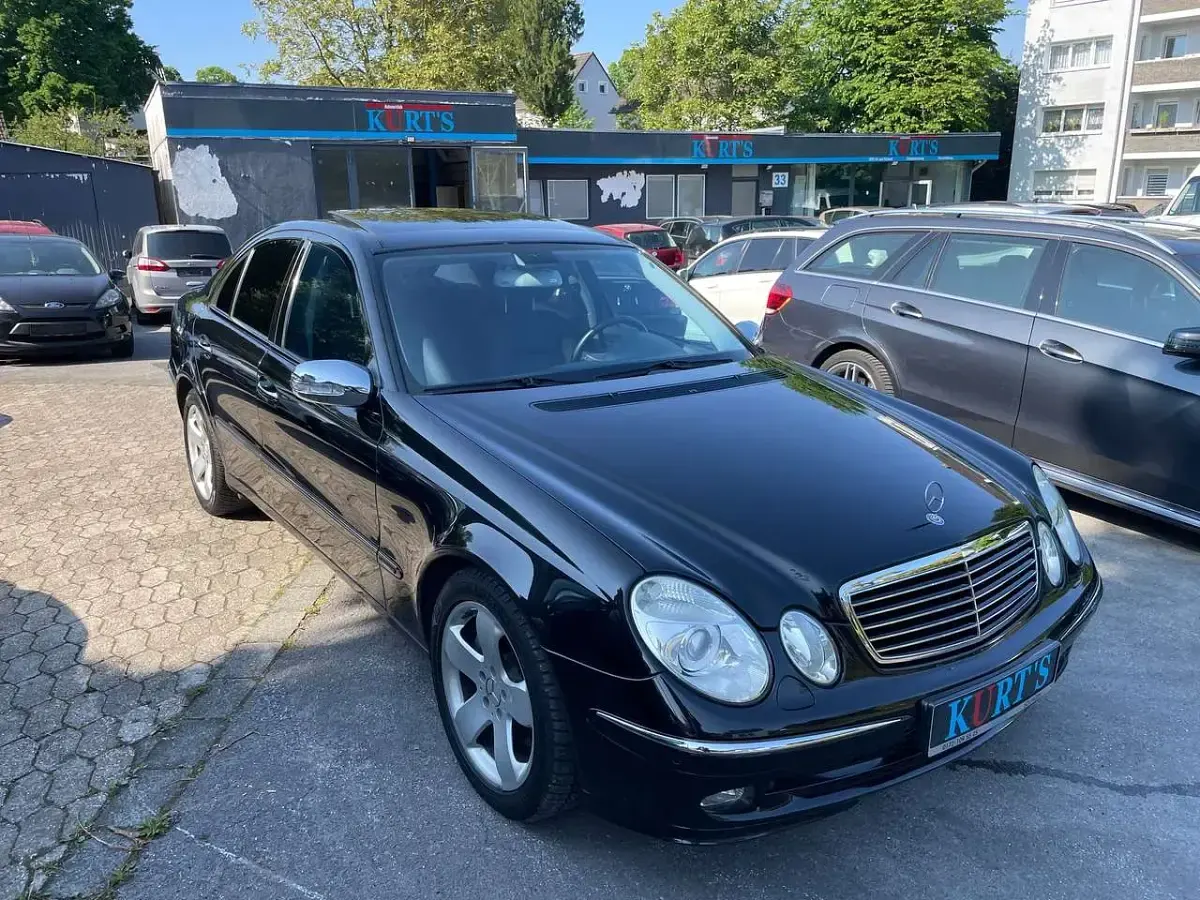 Gebraucht Mercedes E350 272 PS (200 kW) 2006 Obsidianschwarz  metalliclack Limousine