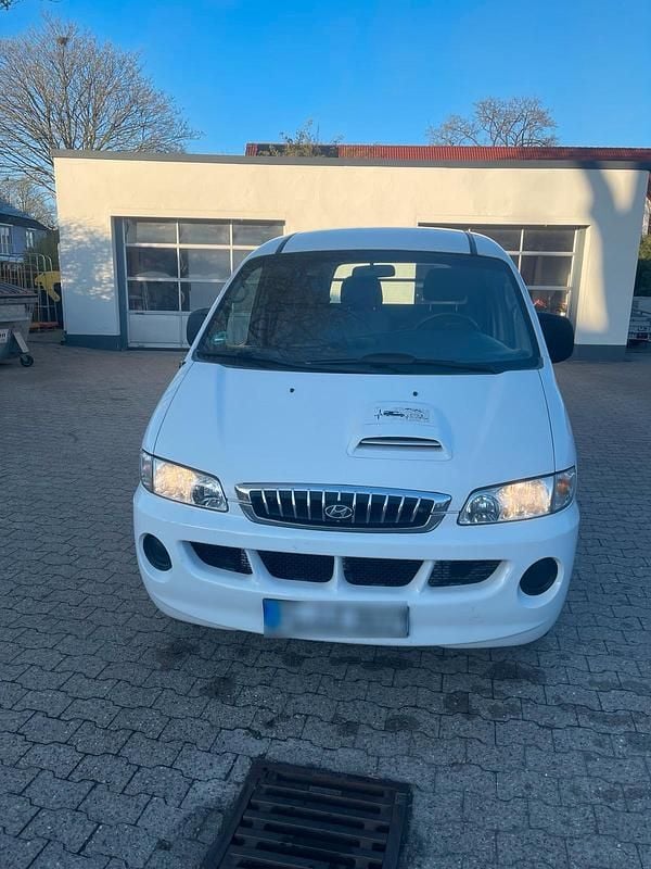 Gebraucht Hyundai H-1 140 PS (102 kW) 2006 Weiß Van / Kleinbus