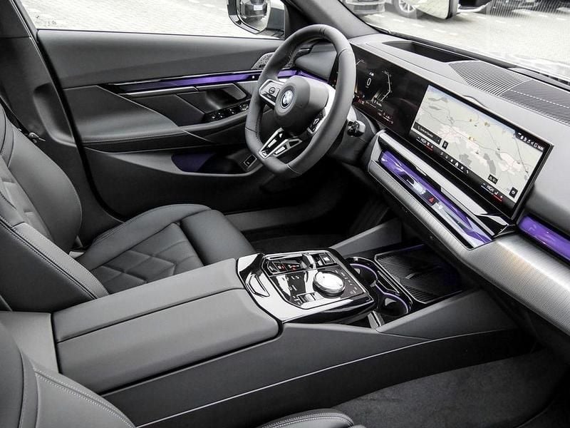 Neu BMW 530e M Sport 190 PS (139 kW) 2025 Oxidgrau Kombi