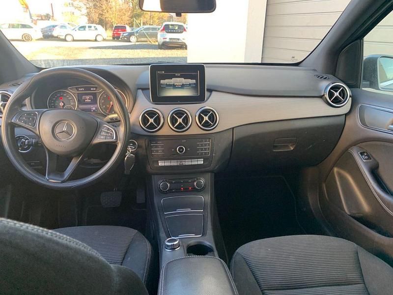 Gebraucht Mercedes B250 Style 211 PS (155 kW) 2015 Grau Kleinwagen