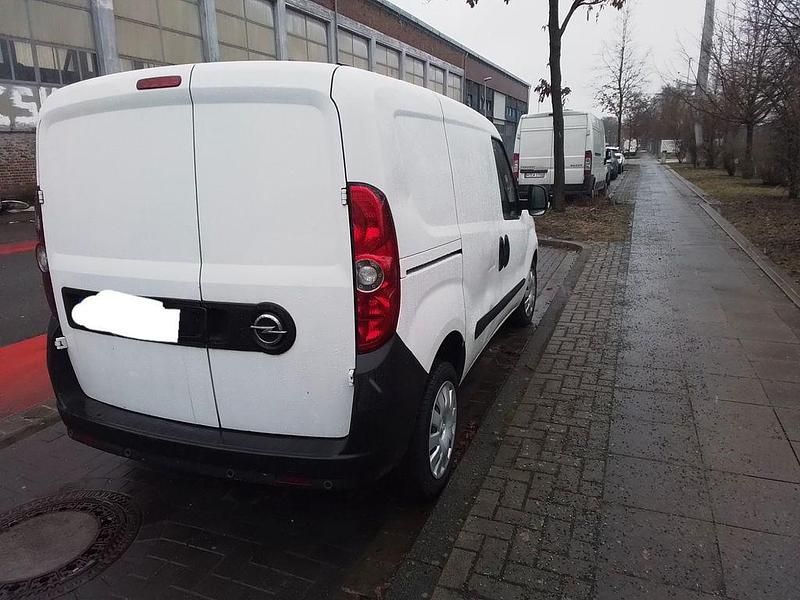 Gebraucht Opel Combo 90 PS (66 kW) 2016 Weiß Van / Kleinbus