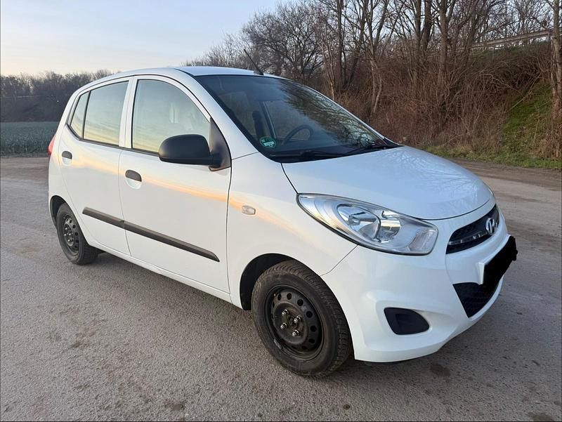Weiß Gebraucht 2013 Hyundai i10 Kleinwagen | 1.999 € (Fairer Preis) - Bild 1/4