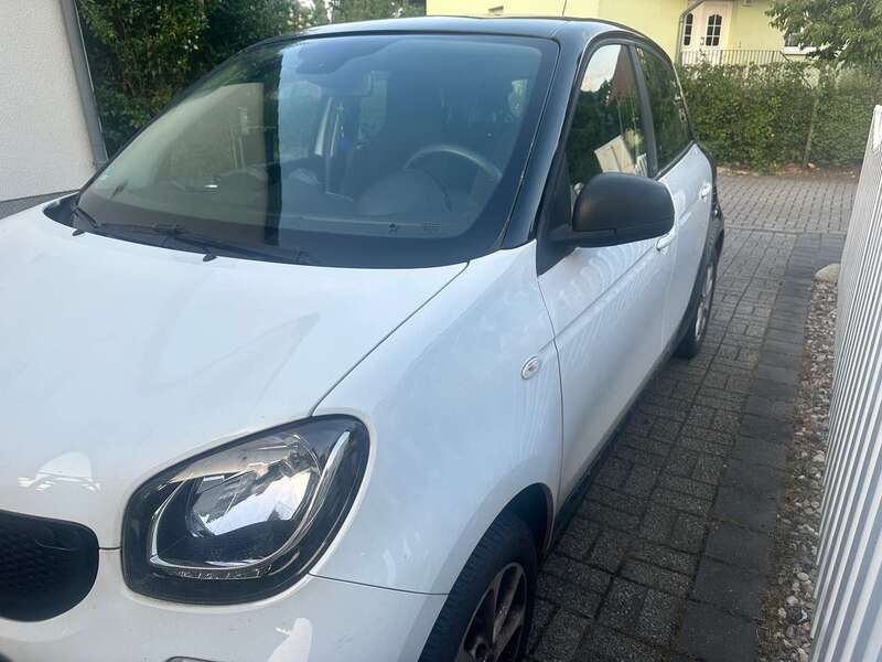 Weiß Gebraucht 2019 Smart ForFour Limousine | 10.500 € (Guter Preis) - Bild 1/4
