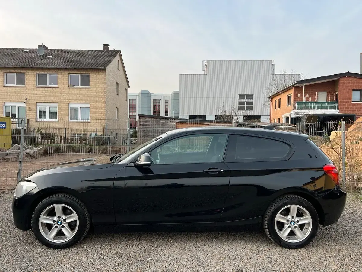 Gebraucht BMW 114 102 PS (75 kW) 2013 Schwarz Kleinwagen