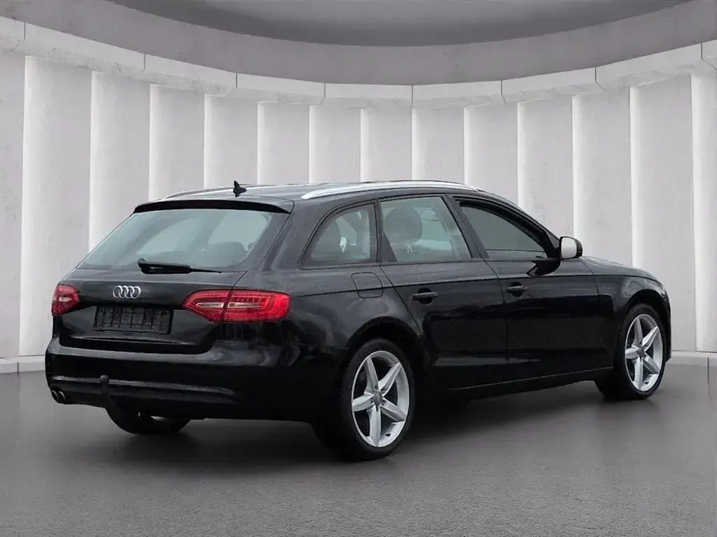 Używany Audi A4 Attraction 190 KM (139 kW) 2014 Czarny Kombi