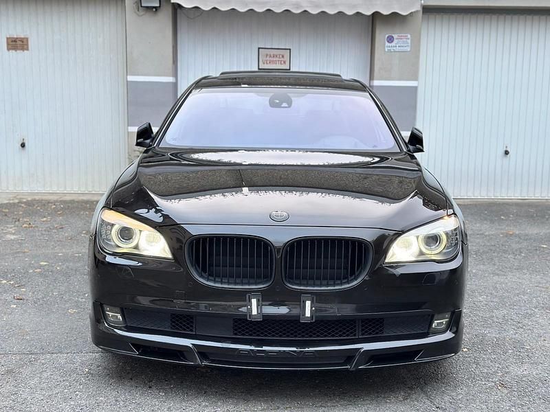 Schwarz Gebraucht 2011 BMW 730L Limousine | 9.000 € - Bild 1/4