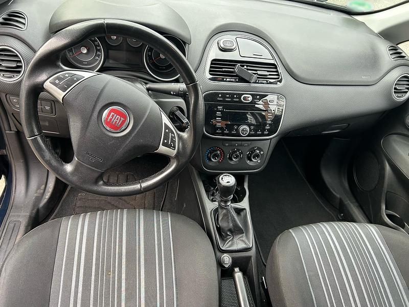 Gebraucht Fiat Punto 69 PS (50 kW) 2011 Blau Kleinwagen