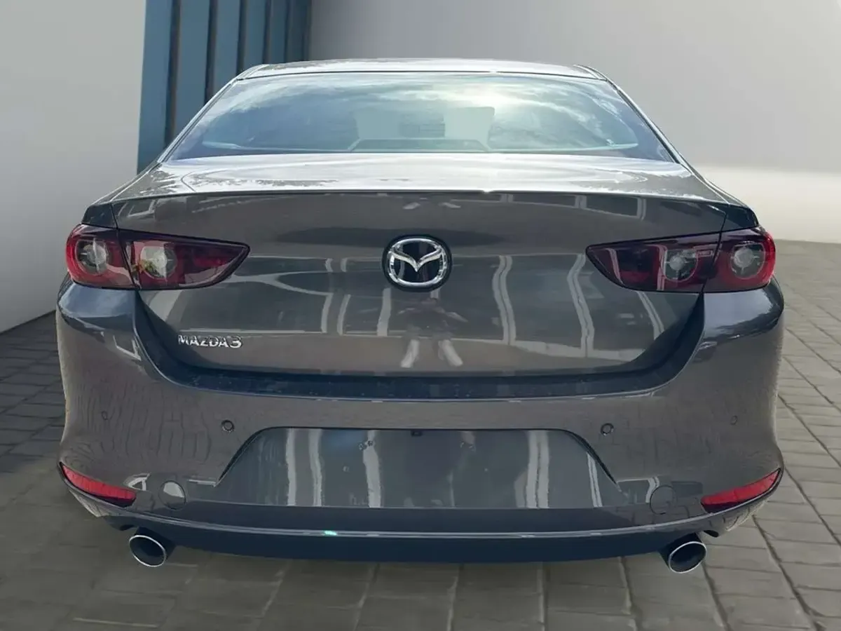 Neu Mazda 3 Takumi-Line 186 PS (136 kW) 2026 Grau Limousine