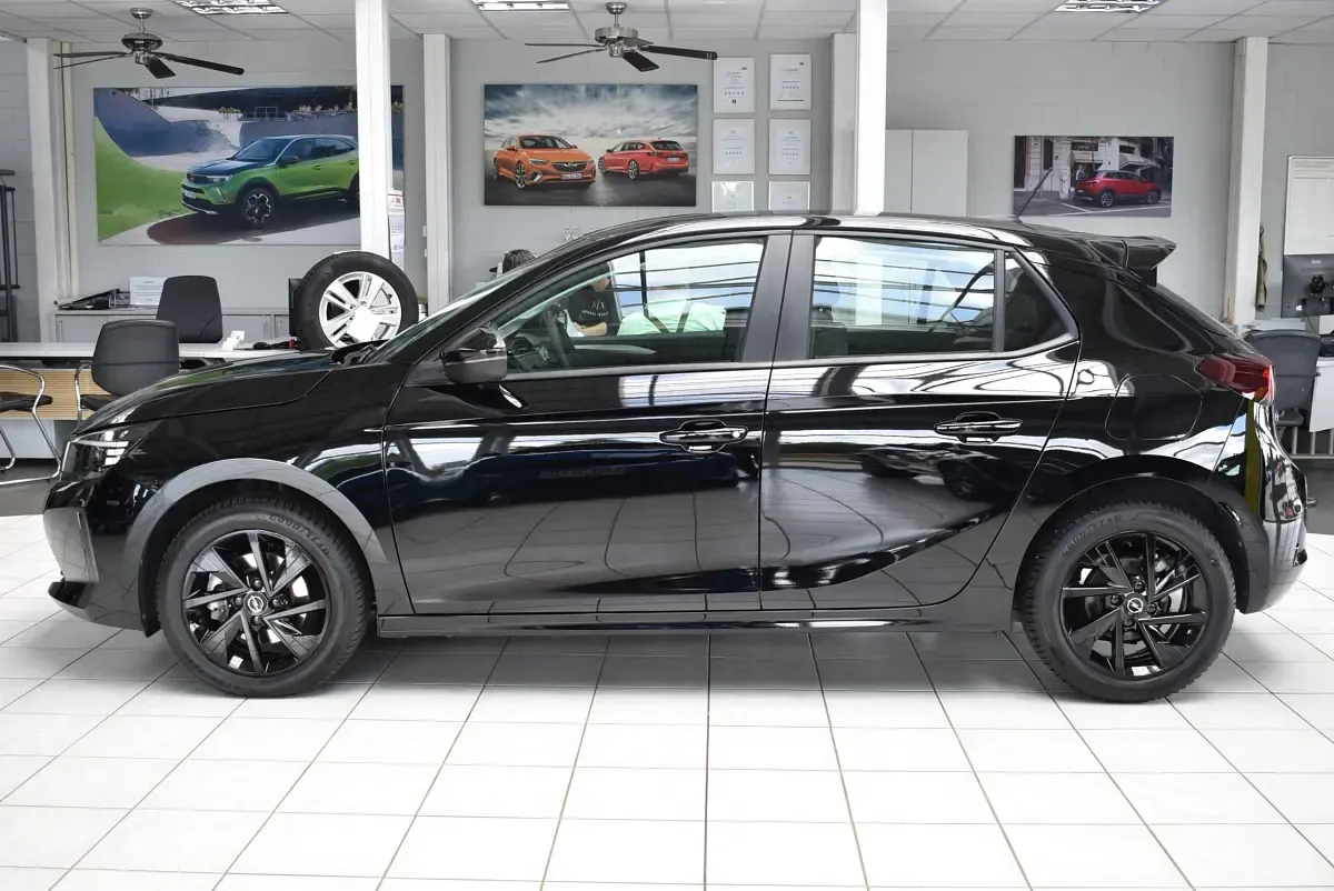 Gebraucht Opel Corsa 101 PS (74 kW) 2025 Karbon schwarz met. Kleinwagen