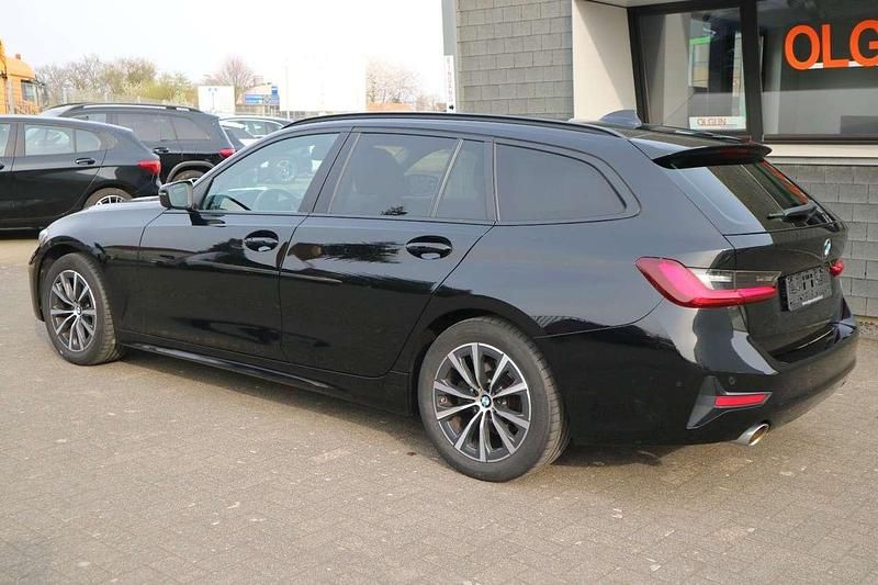 Gebraucht BMW 318 Advantage 156 PS (114 kW) 2022 Schwarz Kombi