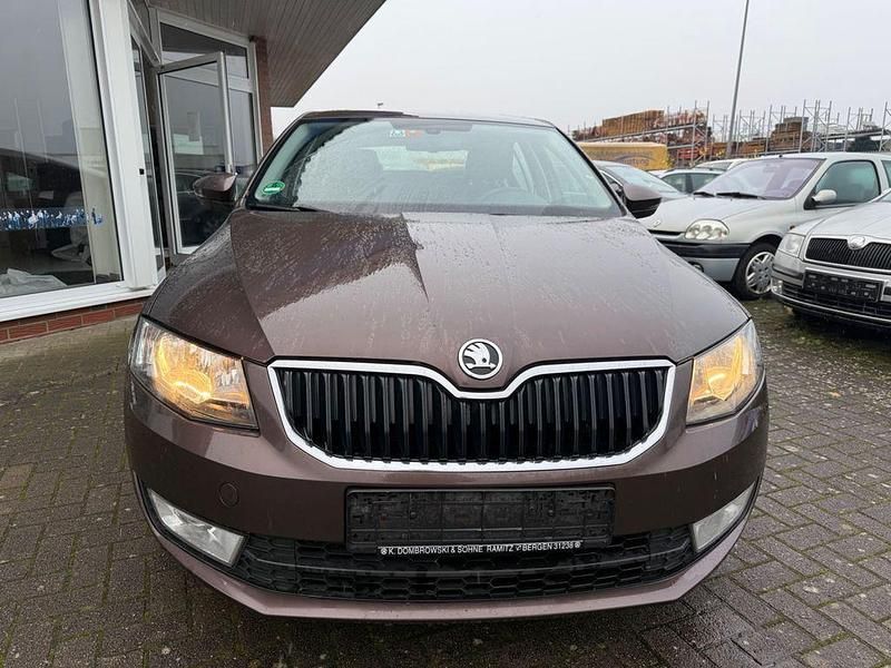 Gebraucht Skoda Octavia Ambition 105 PS (77 kW) 2013 Braun Limousine