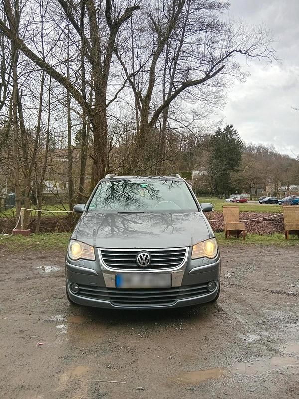 Gebraucht VW Touran 140 PS (102 kW) 2007 Braun Van / Kleinbus