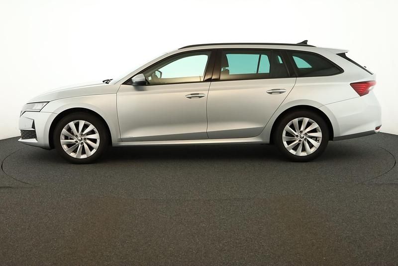 Gebraucht Skoda Octavia Selection 150 PS (110 kW) 2024 Brilliantsilber metallic Kombi