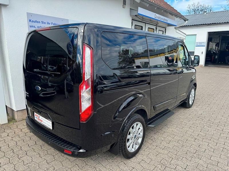 Gebraucht Ford Tourneo Titanium 150 PS (110 kW) 2024 Schwarz Van / Kleinbus