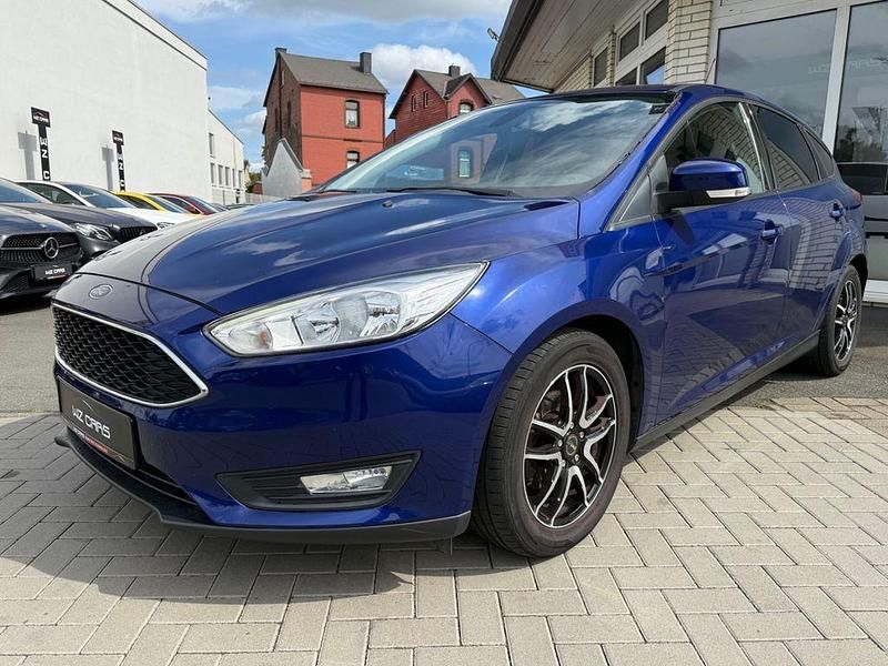 Blau Gebraucht 2015 Ford Focus Business Edition Limousine | 7.999 € (Fairer Preis) - Bild 1/4