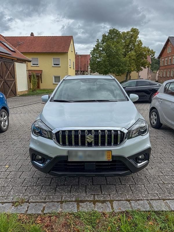 Weiß Gebraucht 2017 Suzuki SX4 S-Cross Comfort SUV | 8.499 € (Guter Preis) - Bild 1/4