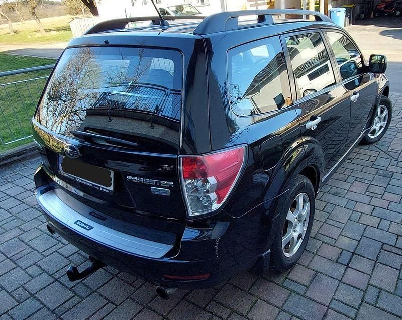 Gebraucht Subaru Forester Exclusive+ 147 PS (108 kW) 2010 Schwarz SUV