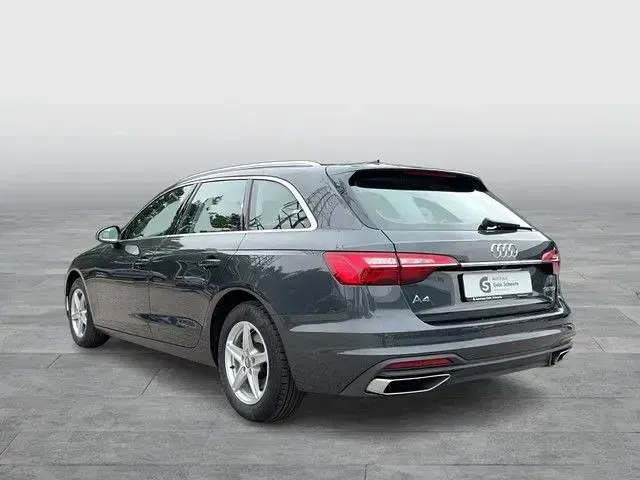 Używany Audi A4 163 KM (119 kW) 2024 Szary Kombi