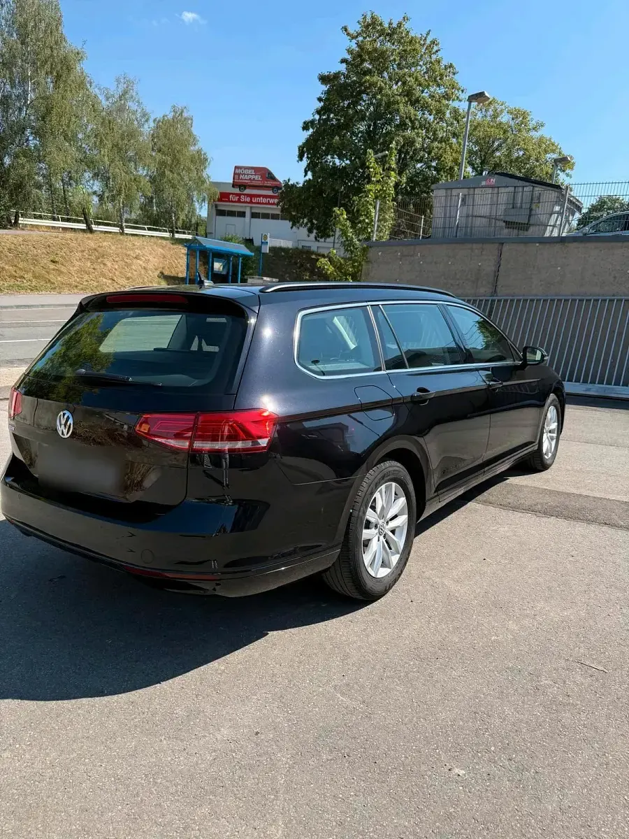 Gebraucht VW Passat 150 PS (110 kW) 2019 Schwarz Kombi