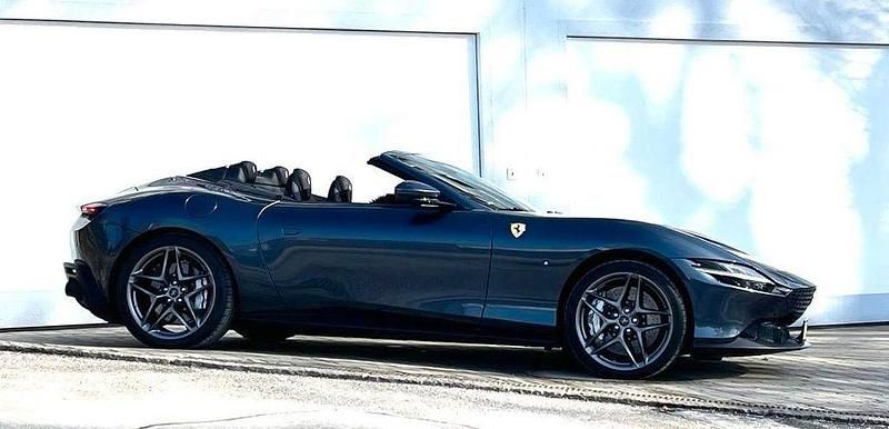 Neu Ferrari Roma 620 PS (456 kW) 2025 Blau Cabrio