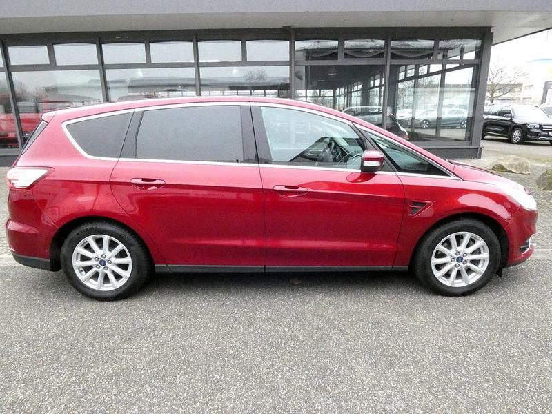 Gebraucht Ford S-MAX Titanium 150 PS (110 kW) 2016 Rot Van / Kleinbus