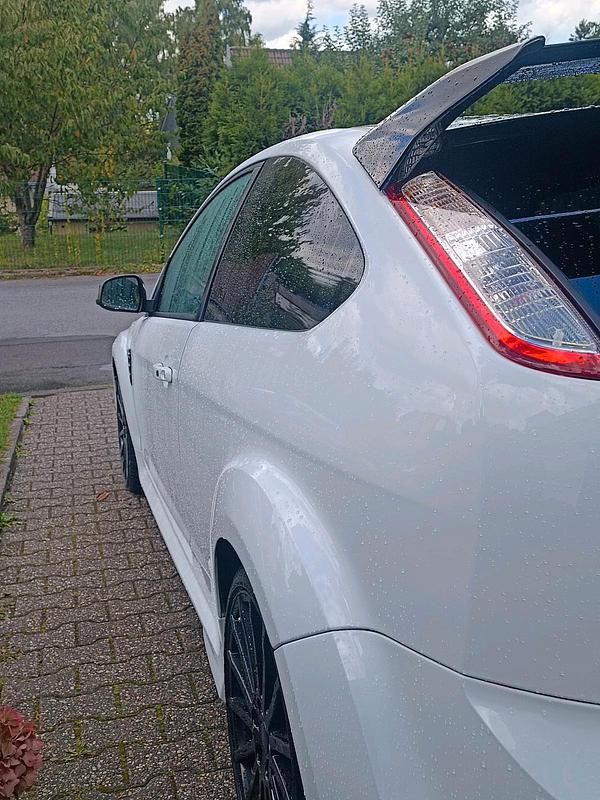 Gebraucht Ford Focus RS 350 PS (257 kW) 2010 Weiß Limousine