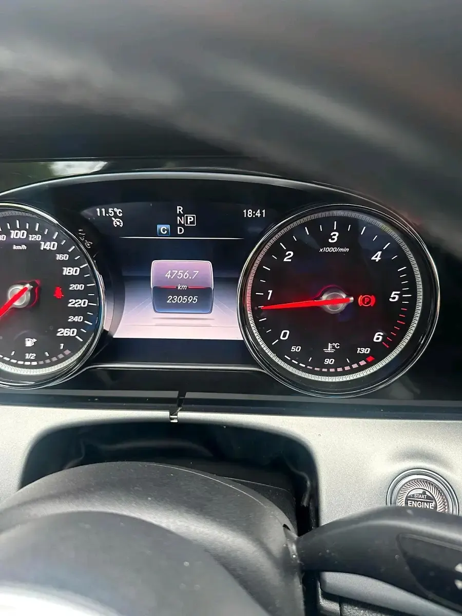 Gebraucht Mercedes E200 160 PS (117 kW) 2019 Silber Limousine