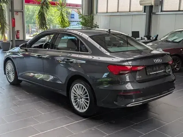 Gebraucht Audi A3 Advanced 110 PS (80 kW) 2022 Grau Limousine