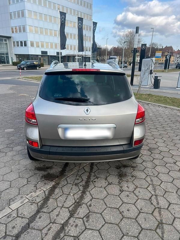 Gebraucht Renault Clio II 75 PS (55 kW) 2009 Braun Kleinwagen