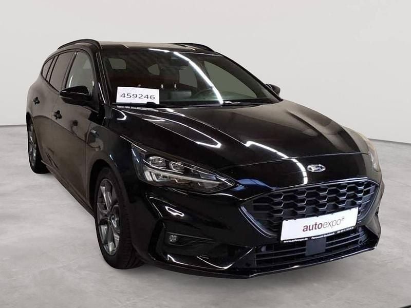 Obsidianschwarz metallic Gebraucht 2020 Ford Focus ST-Line Kombi | 10.990 € (Guter Preis) - Bild 1/4
