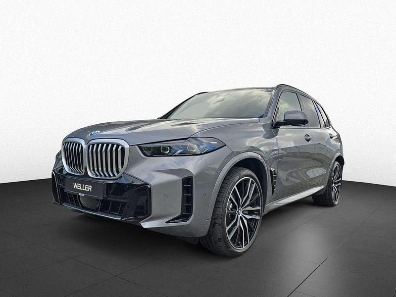 Neu BMW X5 M Sport 352 PS (258 kW) 2025 Skyscraper grau (grau) SUV
