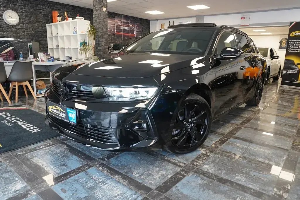 Gebraucht Opel Astra 131 PS (96 kW) 2025 Schwarz Kleinwagen