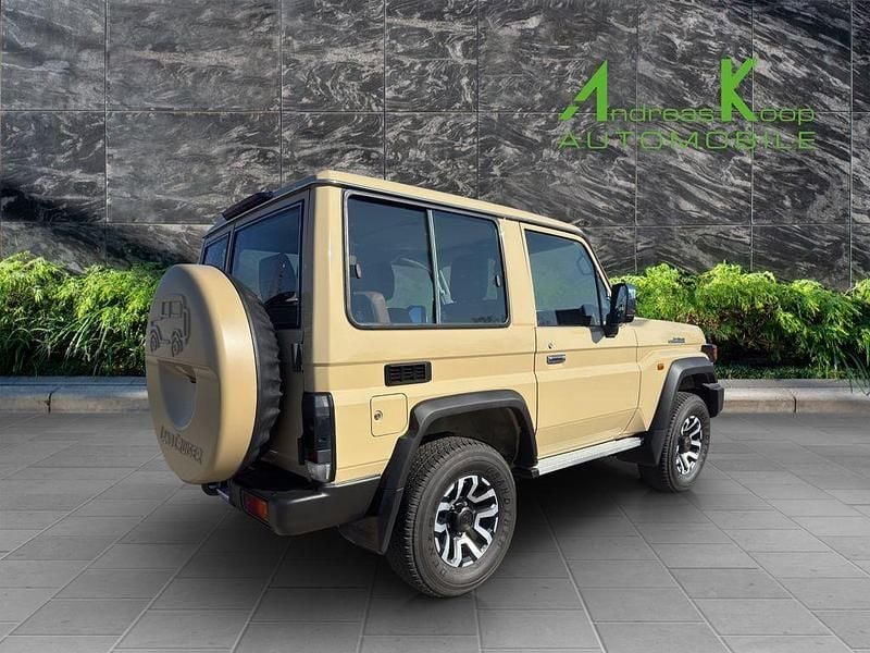 Neu Toyota Land Cruiser 204 PS (150 kW) 2025 Beige SUV