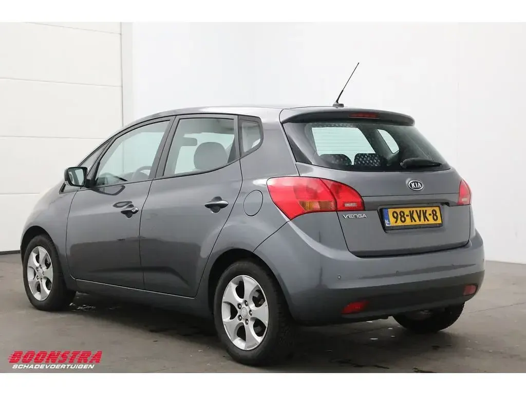 Gebraucht Kia Venga 126 PS (92 kW) 2010 Grau Kleinwagen
