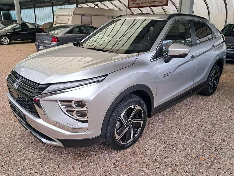 Gebraucht Mitsubishi Eclipse Cross Plus 188 PS (138 kW) 2022 Sterlingsilber SUV